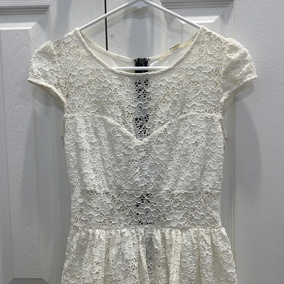 GUESS lace dress - Picture 1 of 3
